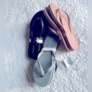 American Eagle flip-flops new with tags